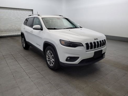 Used 2019 Jeep Cherokee Latitude Plus w/ Cold Weather Group AWD/4WD image 13