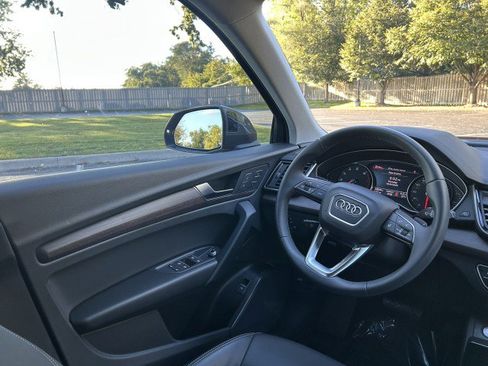Certified 2023 Audi Q5 2.0T Premium w/ Convenience Package image 12