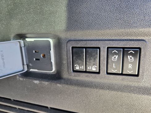 Used 2023 GMC Yukon Denali image 19