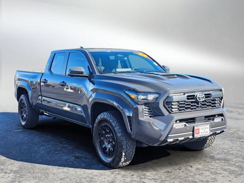 Used 2024 Toyota Tacoma TRD Sport w/ TRD Sport Premium Package image 7