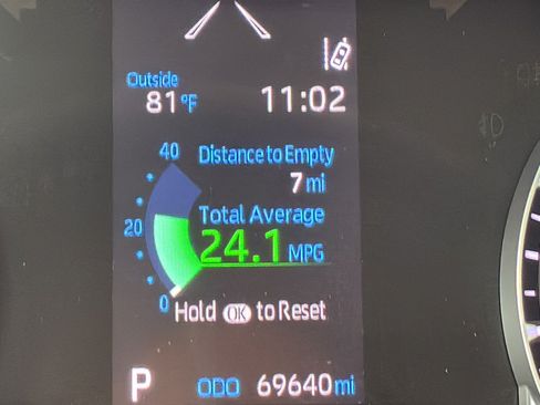 Used 2022 Toyota Highlander LE FWD image 33