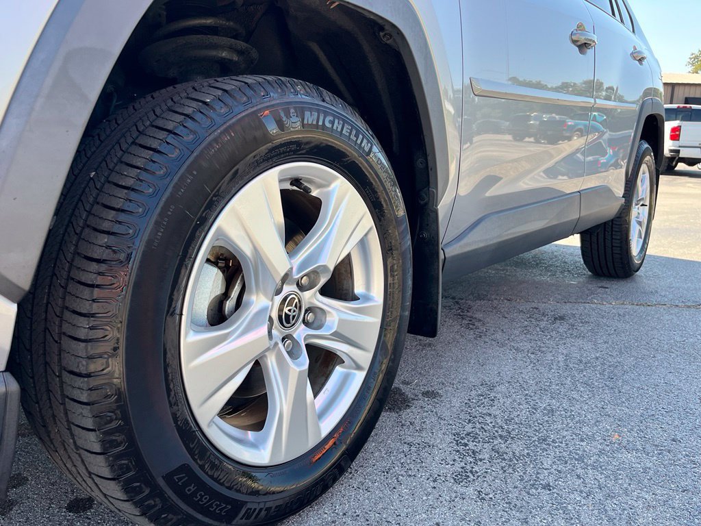 Used 2021 Toyota RAV4 XLE w/ Convenience Package AWD/4WD image 15