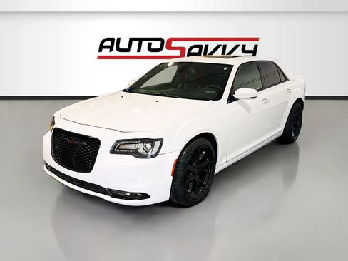 Used 2023 Chrysler 300 S w/ Comfort Group RWD image 3