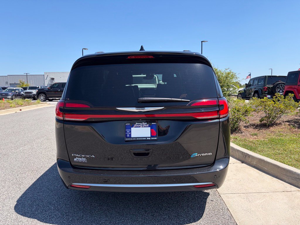 Used 2024 Chrysler Pacifica Pinnacle FWD image 23