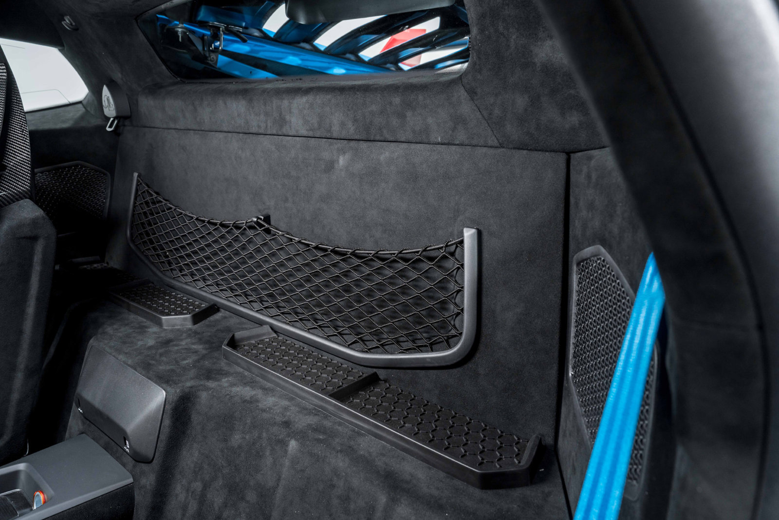 Used 2024 Lamborghini Huracan STO RWD image 31