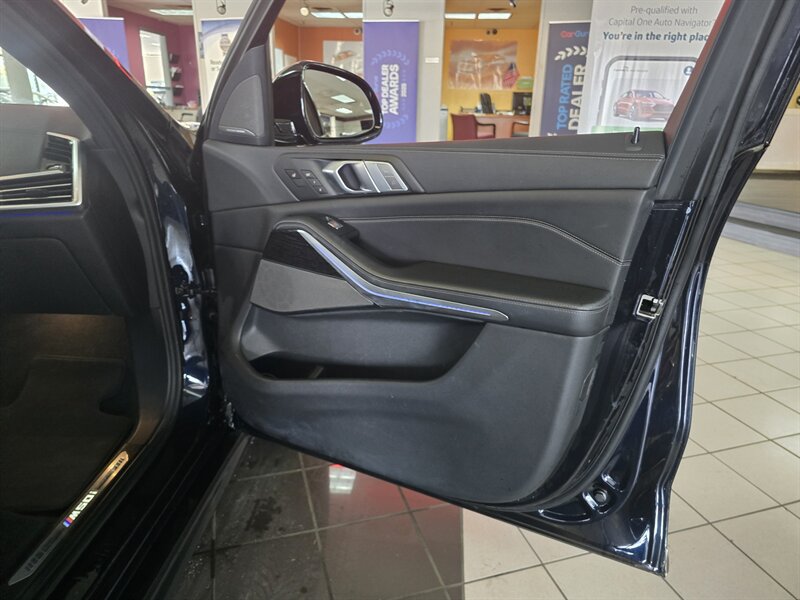 Used 2020 BMW X7 M50i w/ Executive Package AWD/4WD image 15
