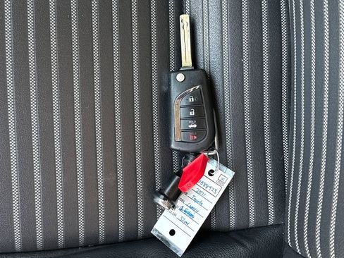 Used 2021 Toyota Camry SE image 28