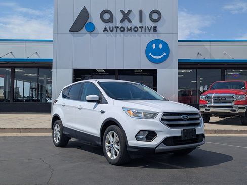 Used 2017 Ford Escape SE AWD/4WD image 1