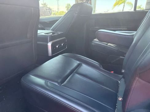 Used 2023 Ford Expedition XLT RWD image 6