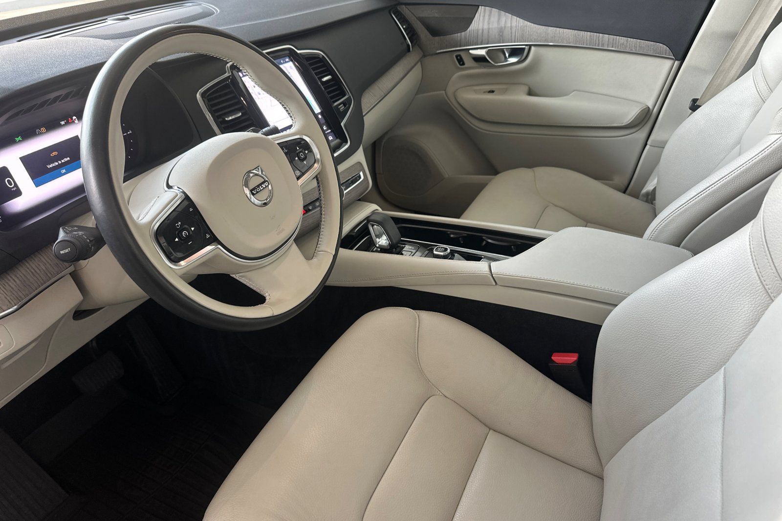 Used 2023 Volvo XC90 T8 Plus AWD/4WD image 9