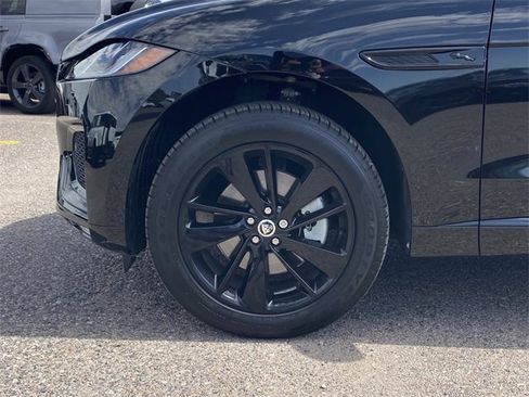 Used 2025 Jaguar F-PACE R-Dynamic S image 32