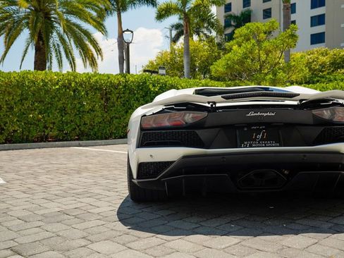 Used 2018 Lamborghini Aventador S image 27