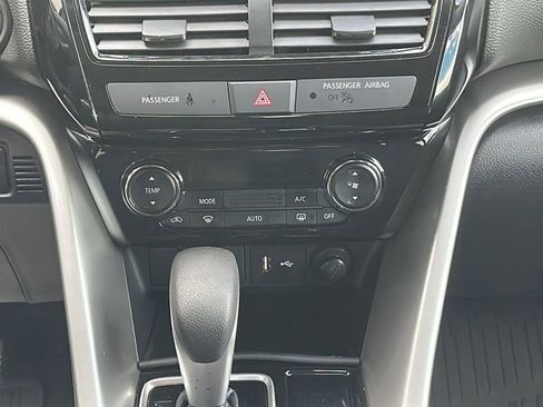 Used 2025 Mitsubishi Eclipse Cross ES image 19
