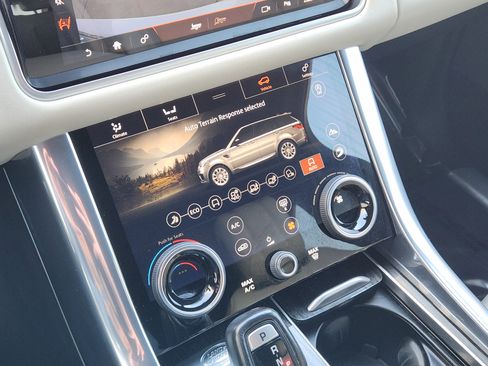 Used 2018 Land Rover Range Rover Sport Supercharged image 19