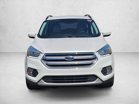 Used 2017 Ford Escape SE w/ SE Leather Comfort Package FWD image 2
