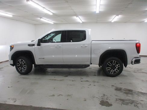New 2026 GMC Sierra 1500 AT4 w/ AT4 Premium Package AWD/4WD image 11