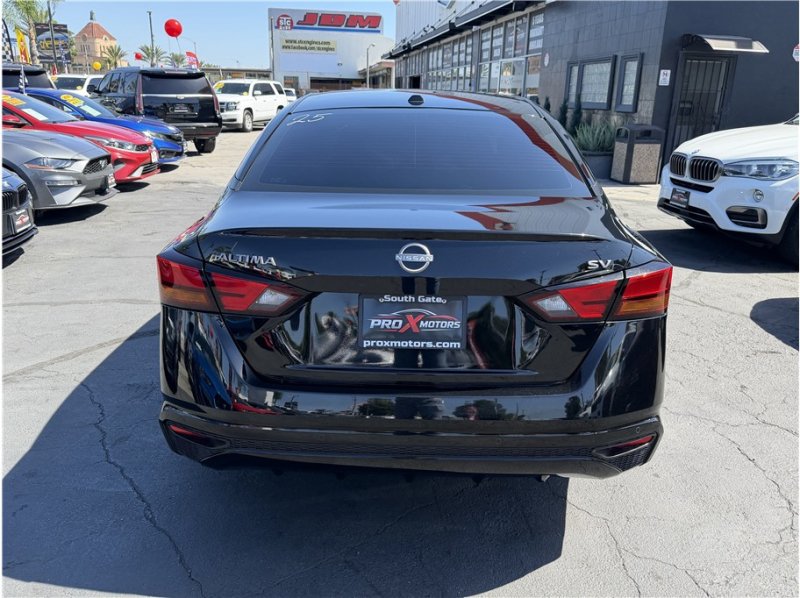 Used 2023 Nissan Altima 2.5 SV FWD image 5