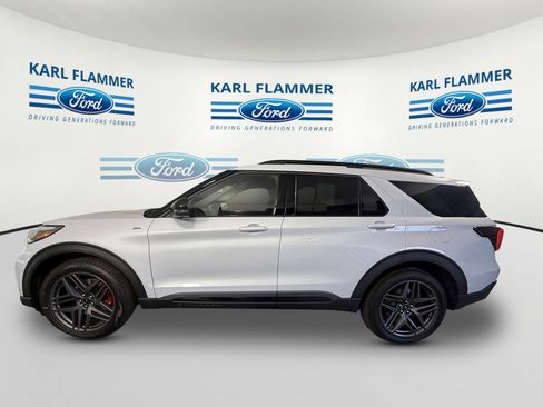 New 2026 Ford Explorer ST-Line w/ ST-Line Street Pack RWD image 5
