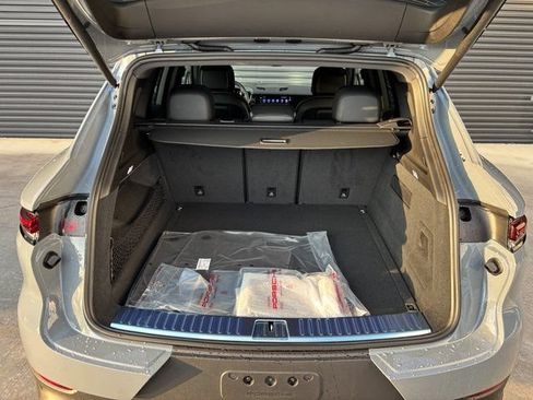 Certified 2026 Porsche Cayenne AWD/4WD image 26
