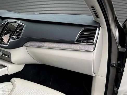Used 2022 Volvo XC90 T8 Inscription AWD/4WD image 26