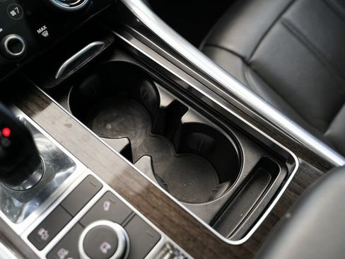 Used 2020 Land Rover Range Rover Sport HSE image 34