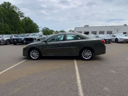 Used 2013 Toyota Camry XLE w/ Leather Pkg FWD image 8