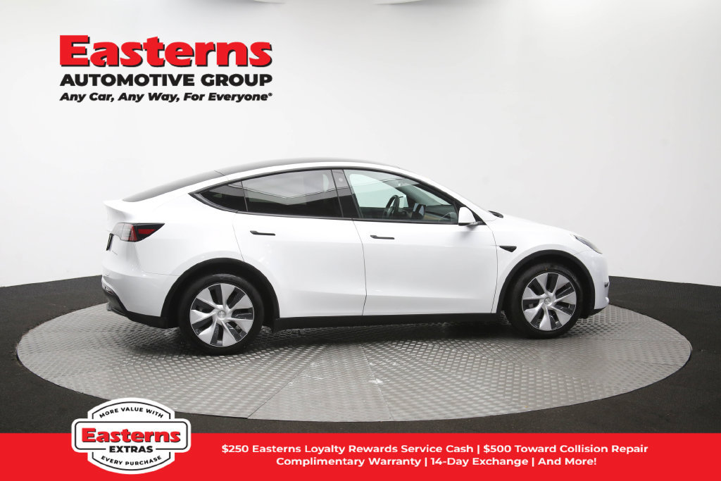 Used 2022 Tesla Model Y Long Range AWD/4WD image 40