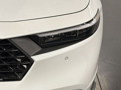 Used 2024 Honda Accord Touring image 11