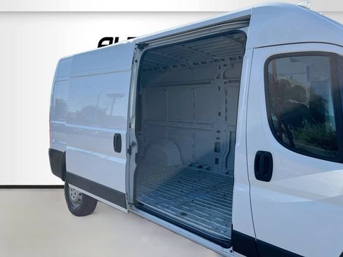 Used 2023 RAM ProMaster 2500 FWD image 23