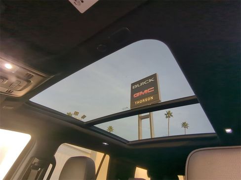 Certified 2022 GMC Yukon Denali image 22