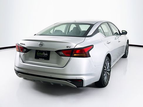 Used 2024 Nissan Altima 2.5 SV image 9