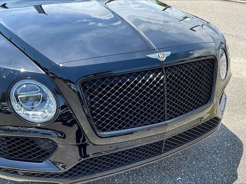 Used 2020 Bentley Bentayga AWD/4WD image 34
