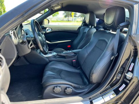 Used 2011 Nissan 370Z Touring w/ Sport Pkg RWD image 12