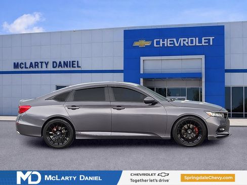 Used 2018 Honda Accord Sport image 6