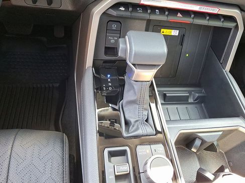 Used 2024 Toyota Tundra Limited AWD/4WD image 22