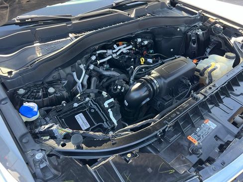 Used 2021 Ford Explorer XLT AWD/4WD image 46
