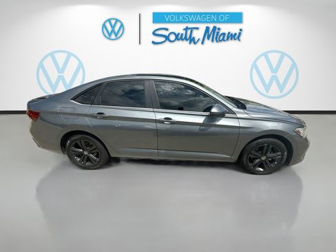 Used 2023 Volkswagen Jetta SE w/ Panoramic Sunroof Package FWD image 8