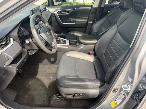 Used 2021 Toyota RAV4 XLE Premium FWD image 20