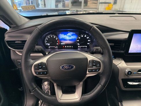 Used 2023 Ford Explorer XLT w/ Equipment Group 202A image 18