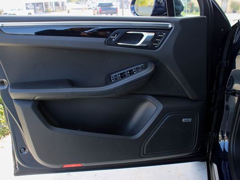 Used 2022 Porsche Macan S image 44