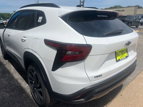 New 2026 Chevrolet Trax RS w/ Driver Confidence Package FWD image 7