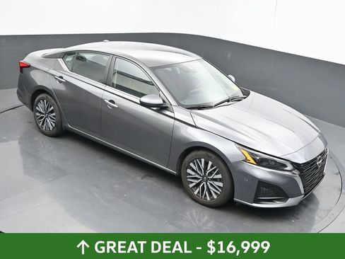 Used 2023 Nissan Altima 2.5 SV image 33