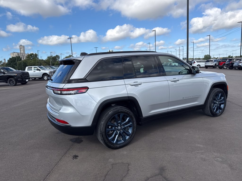 Used 2026 Jeep Grand Cherokee Limited AWD/4WD image 5