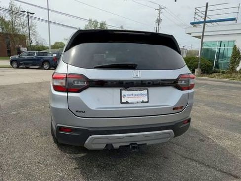 Used 2024 Honda Pilot TrailSport image 7