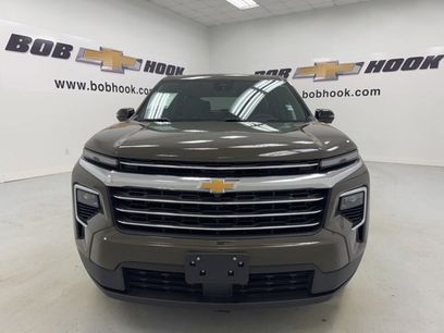Used 2024 Chevrolet Traverse LT w/ Trailering Package
