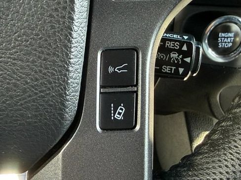 Used 2023 Toyota Tacoma TRD Off-Road AWD/4WD image 15