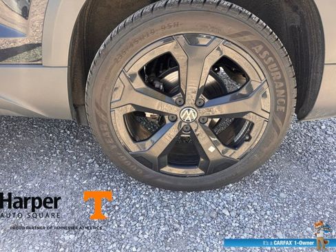 Used 2025 Volkswagen Taos SEL w/ Black Wheel Plus Package image 20