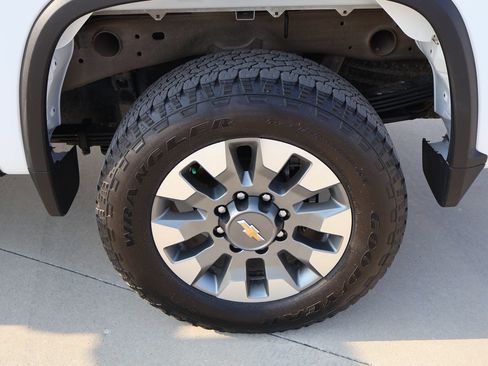 Used 2025 Chevrolet Silverado 2500 Custom w/ Custom Value Package AWD/4WD image 13