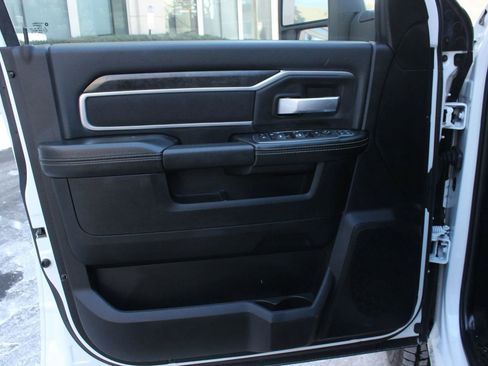 Used 2024 RAM 2500 Big Horn AWD/4WD image 16