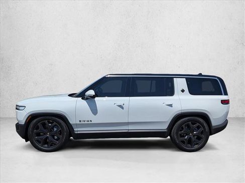 Used 2025 Rivian R1S Adventure AWD/4WD image 10